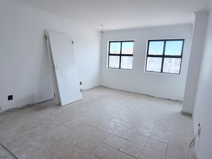 3 Bedroom Property for Sale in Bloubergstrand Western Cape